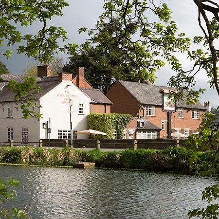 Ye Old Boote Inn Whittington  エクステリア 写真